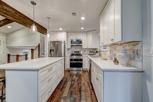 Building Photo - 260 Moonshadow Ct