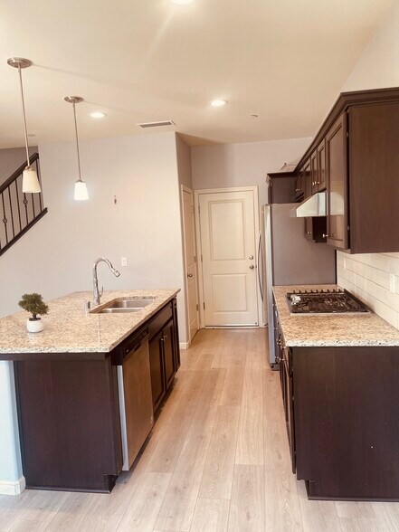 Building Photo - 6251 E Overlook Way