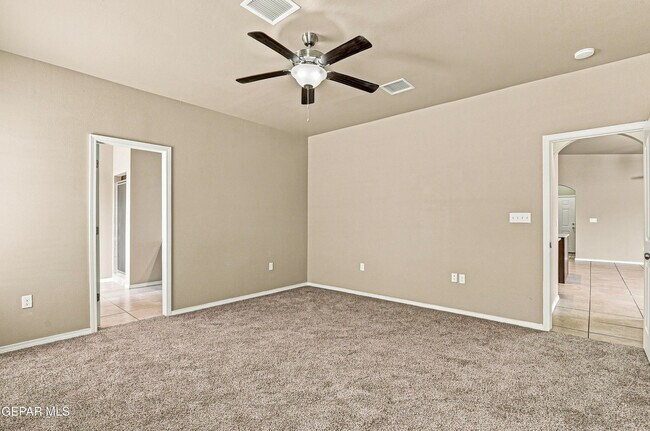 Building Photo - 7008 Faxon Dr