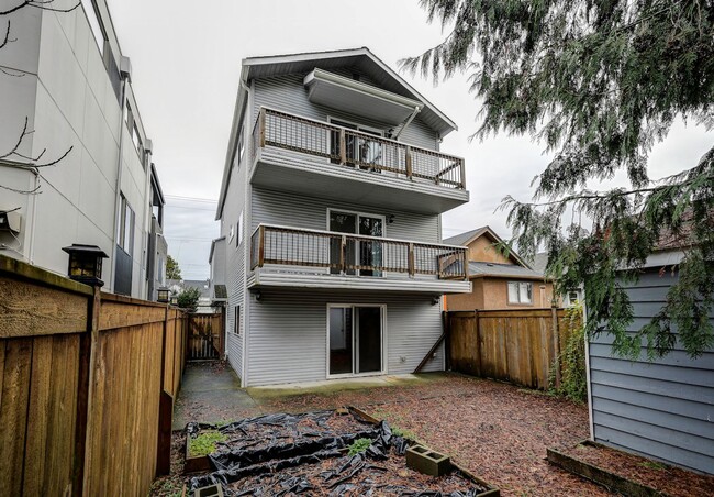 Building Photo - Perfectly located Ballard Home. Available ...