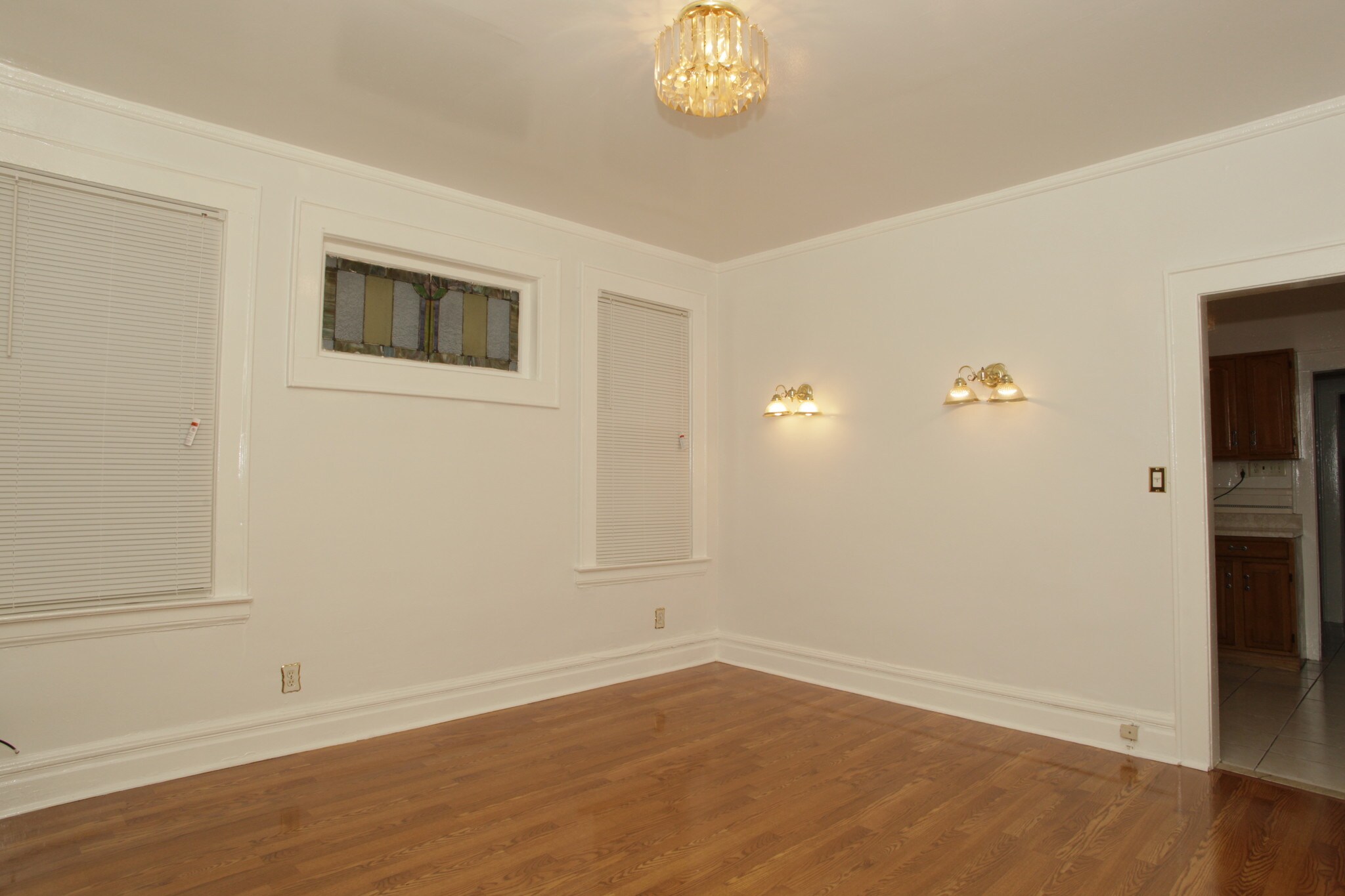 Building Photo - 138 Vermont Ave