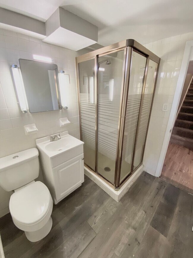 Building Photo - Spacious & Updated Home in Lakewood!-Open Floor plan, Outdoor Living Space, Garden Beds, & More!!!