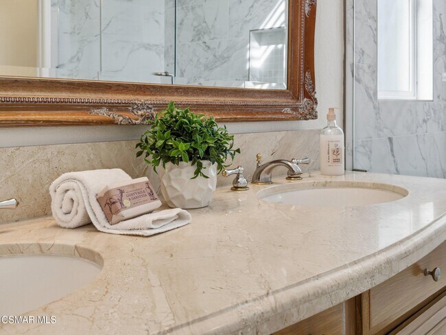 Building Photo - 1698 Ramona Dr