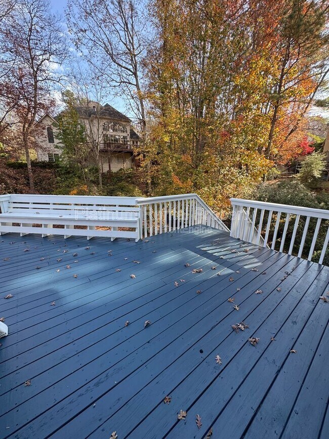 Building Photo - 425 Water Shadow Ln