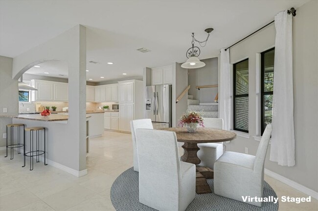 Building Photo - 106 Agarita Dr