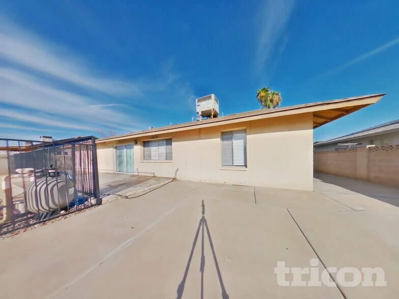 Building Photo - 15614 N 55th Ave