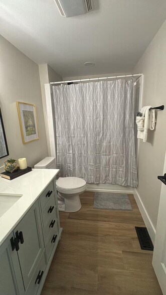 Building Photo - 216 Brockman Ave