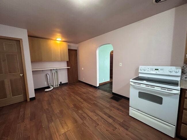 Building Photo - 101 Buchanan-