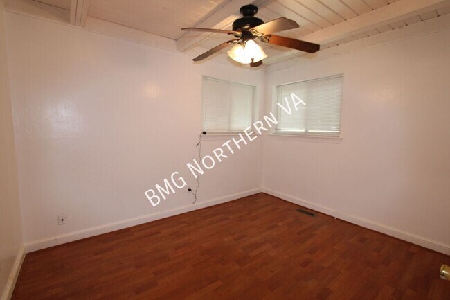 Building Photo - 11000 Park Rd