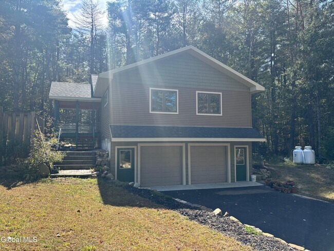 Building Photo - 443 Creek Rd