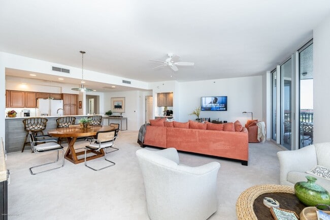 Building Photo - EXECUTIVE VACATION RENTAL