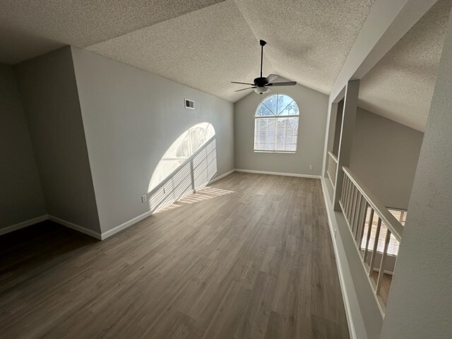 Building Photo - 594 La Costa Dr