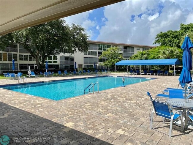 Building Photo - 3301 Aruba Way