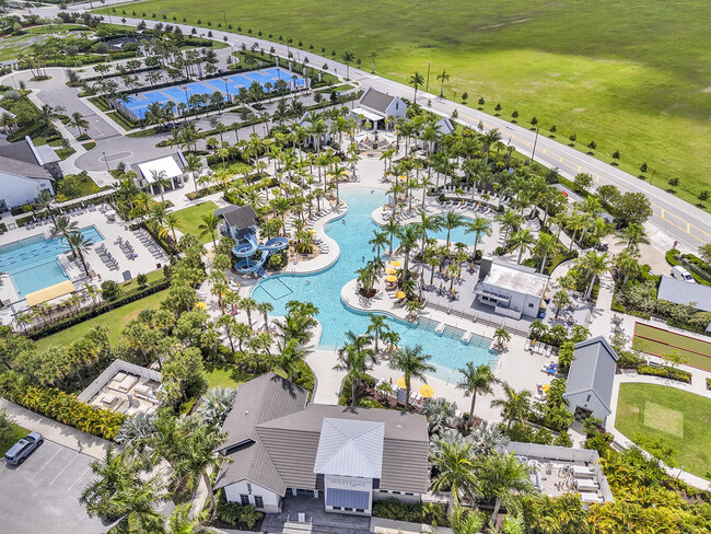 Building Photo - 5320 St Armands Way