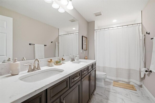 Building Photo - 6396 Roadstead Ct