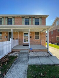 Building Photo - 3 Bedroom Townhome in Lancaster!