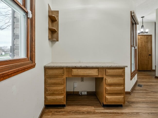 Building Photo - 1108 Redwood Dr