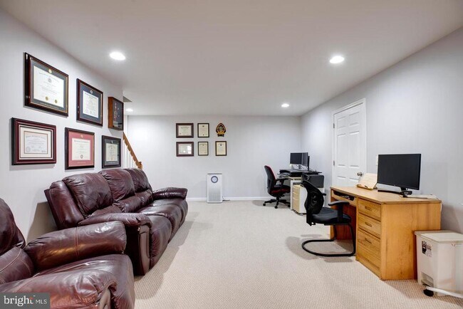 Building Photo - 7536 San Diego Ct