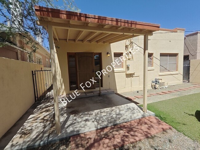 Building Photo - 605 S 4th Ave