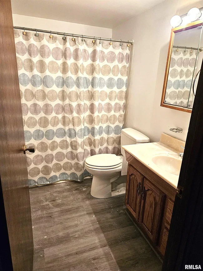 Bathroom - 233 N Taylor St