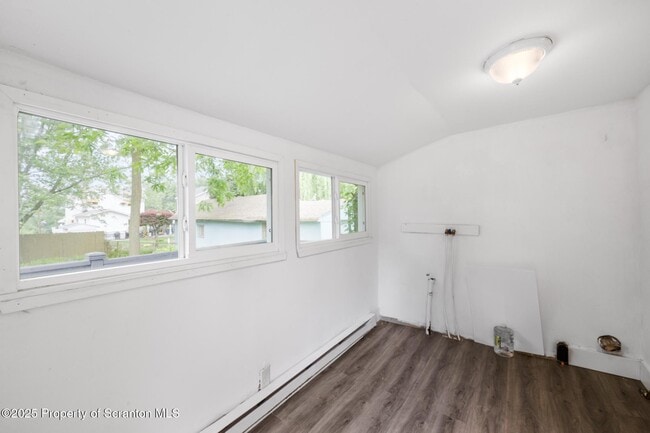 Building Photo - 121 Throop St
