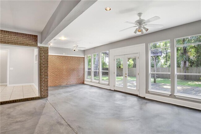 Building Photo - 9476 Marchand Ave