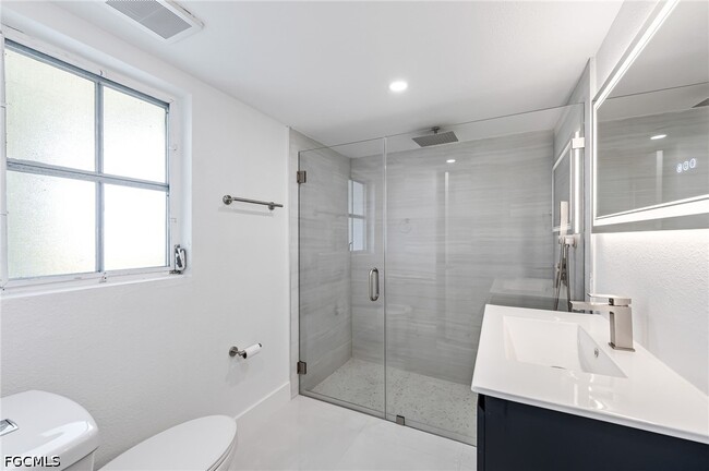 Building Photo - 1729 Cascade Way