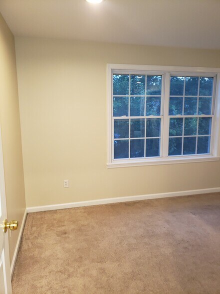 Building Photo - 9 Cottage Plz