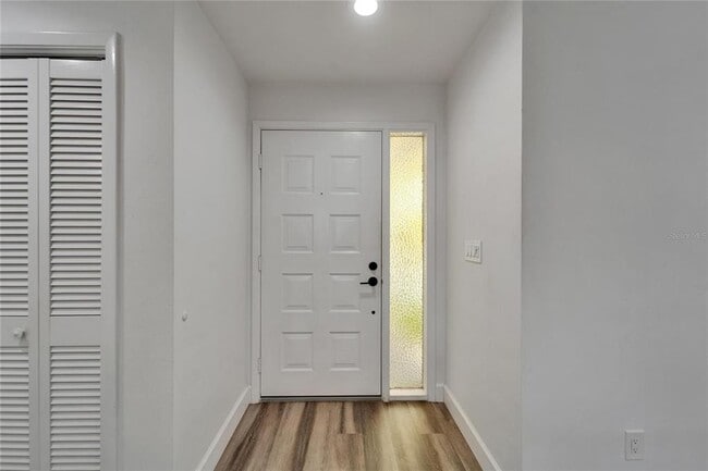 Building Photo - 2552 Bramblewood Dr W