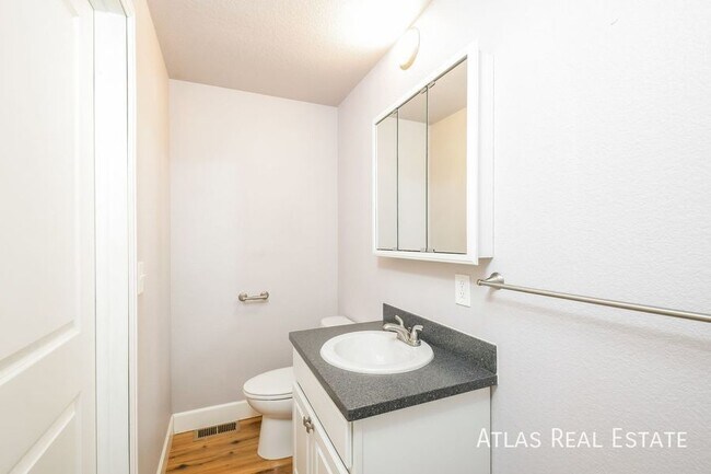 Building Photo - 103 W Union Ave