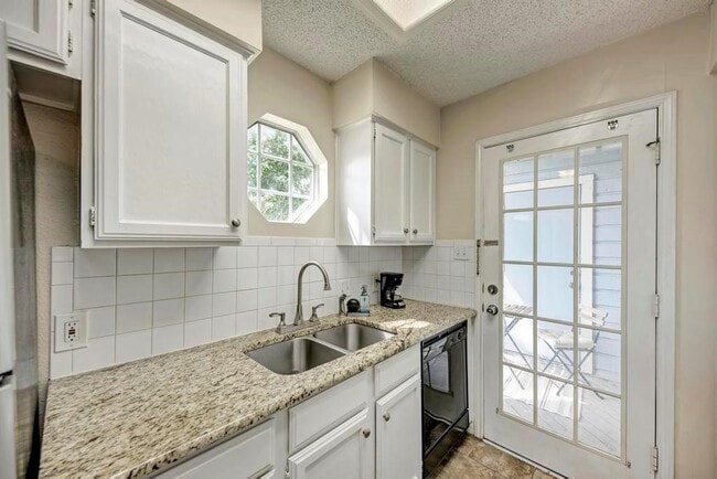 Building Photo - 3111 Tom Green St