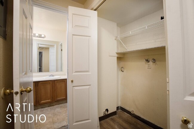 Building Photo - 1257 Vine St