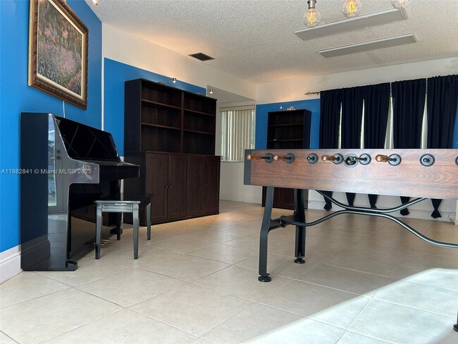 Building Photo - 4871 SW 103rd Ave