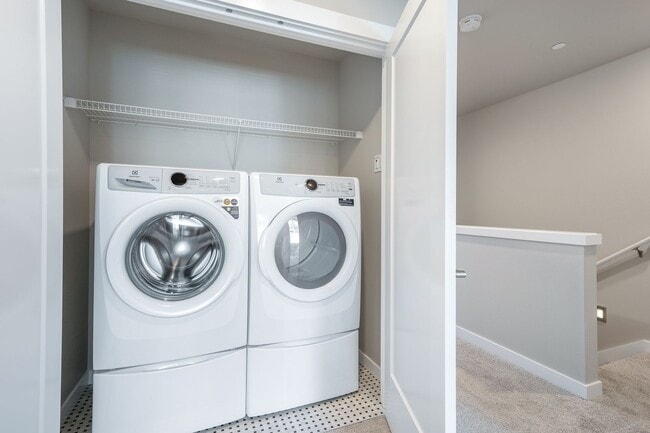 Building Photo - 4 Bed | 3.5 Bathroom | 1840 Sq Ft | $3,400