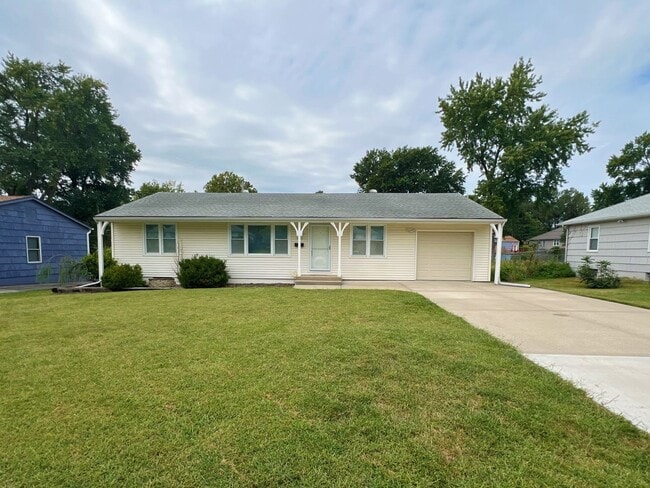 Primary Photo - SEE IT NOW: Charming 4-Bedroom Home in the...