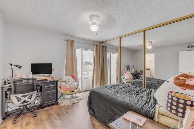 Building Photo - 3115 Helms St