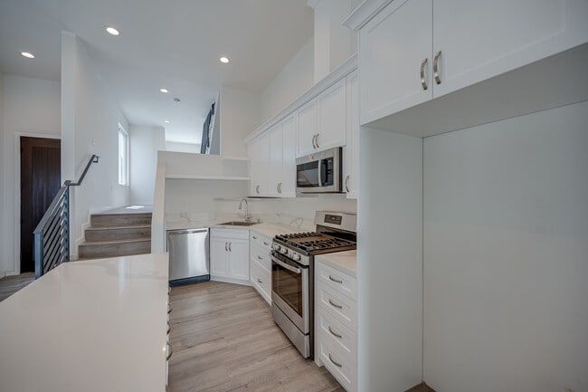 Kitchen - 2611 Hyperion Ave