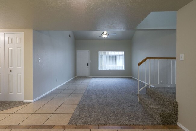 Building Photo - Spacious Updated Townhome in Downtown St. ...
