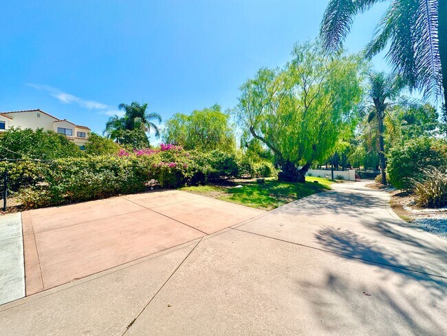 Building Photo - 3548 Rosa Way