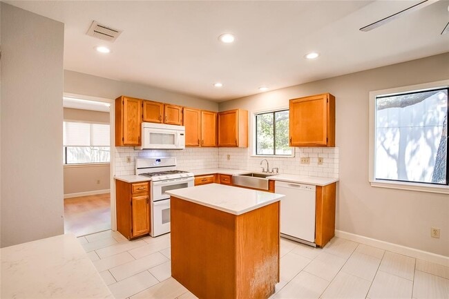 Building Photo - 11920 Meadowfire Dr