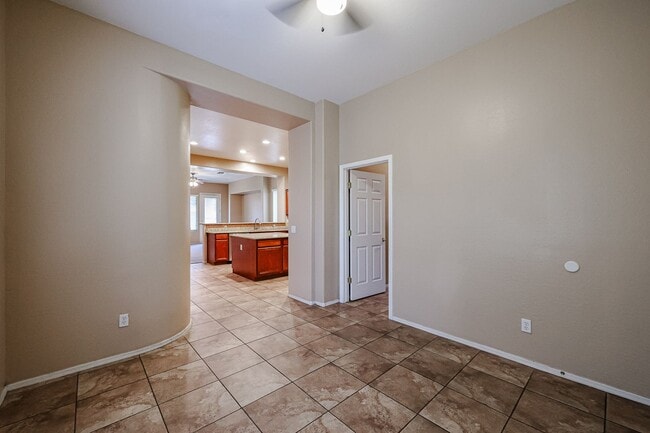 Building Photo - COMING SOON !! Spacious 4 Bed, 2.5 Bath 2 Story Home in Shadow Ridge Community/ Chandler