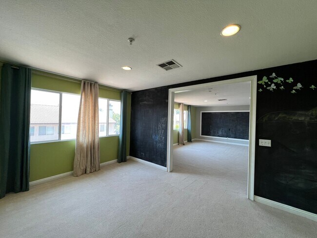 Building Photo - 13539 Whipple St