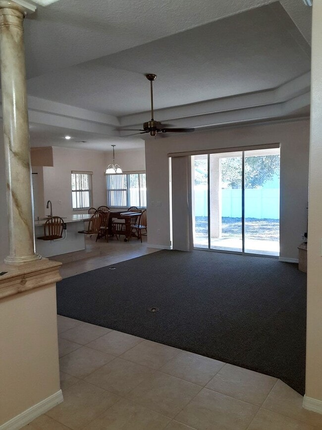 Building Photo - Beautiful & Private Residence