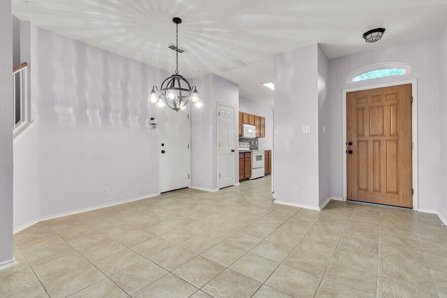 Building Photo - 21539 Encino Lookout