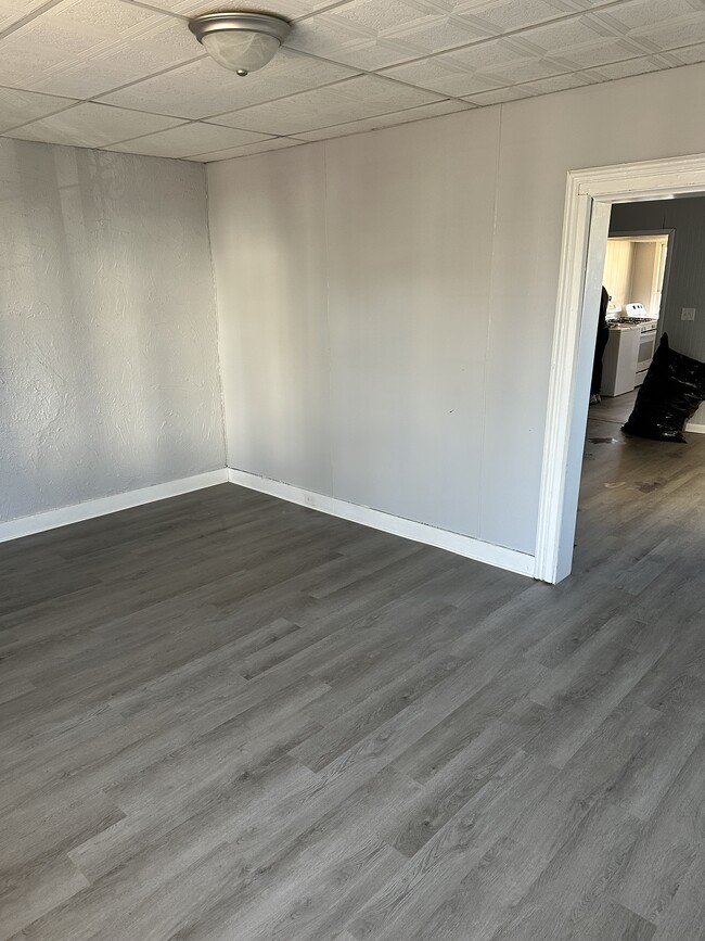 Building Photo - 307 N Everett Ave
