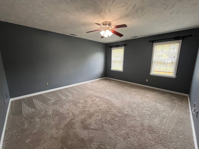 Building Photo - Avail NOW'n ROCK CREEK!