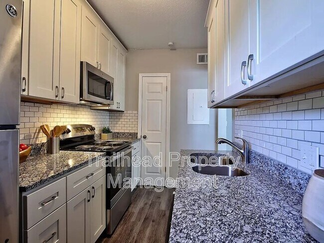 Building Photo - 1218 Brush Creek Blvd