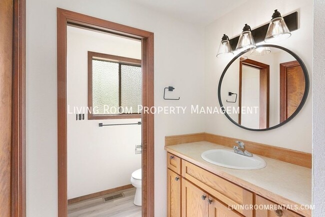 Building Photo - 7670 SW Leslie St