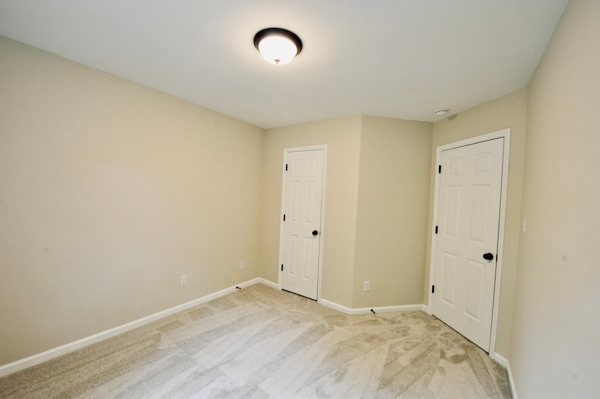 Building Photo - 962 Saint Catherines Dr