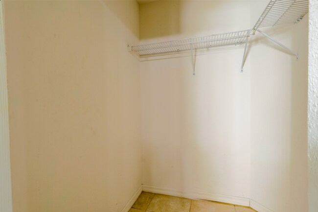 Building Photo - 2674 Willow Glen Cir